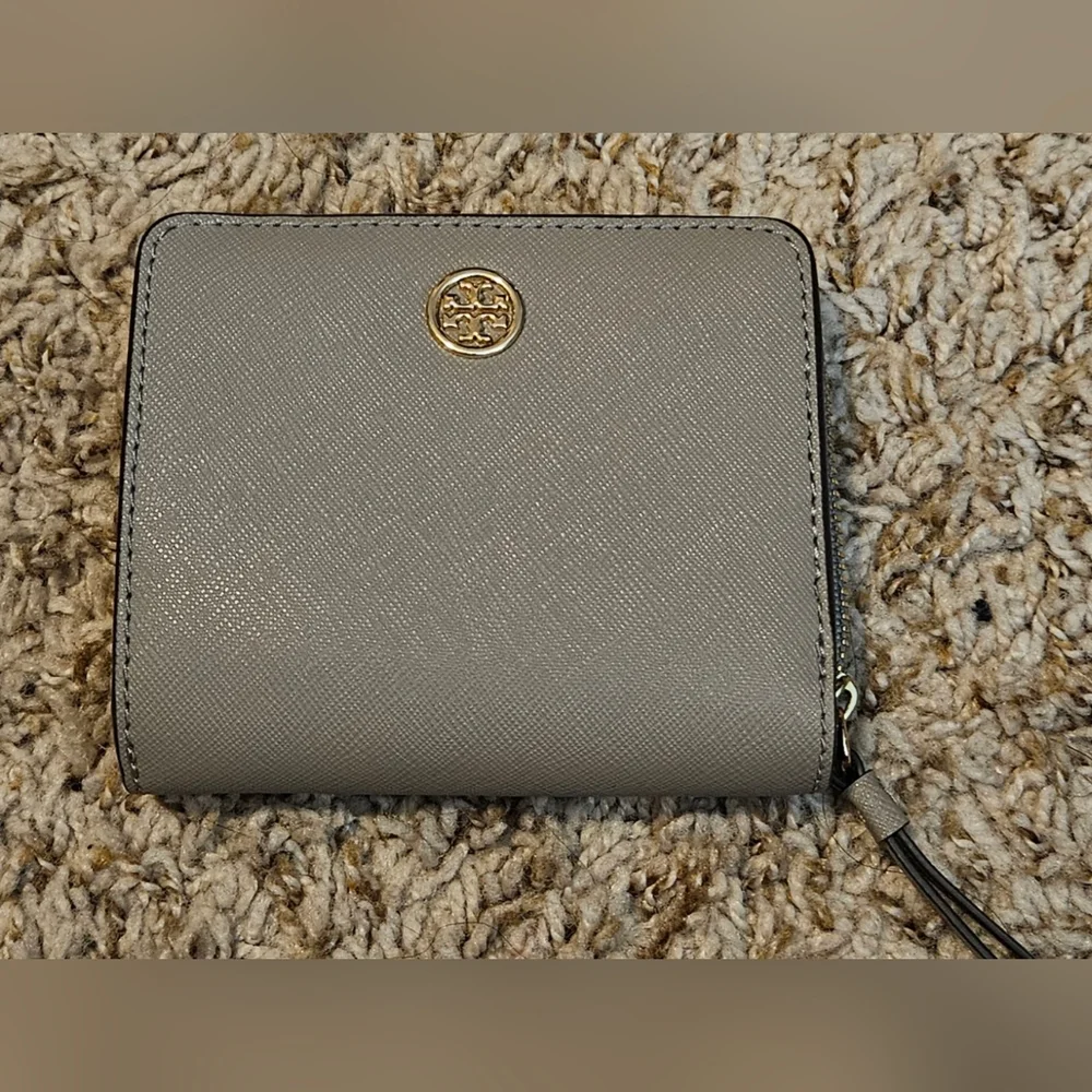 Tory Burch Robinson Bifold Wallet